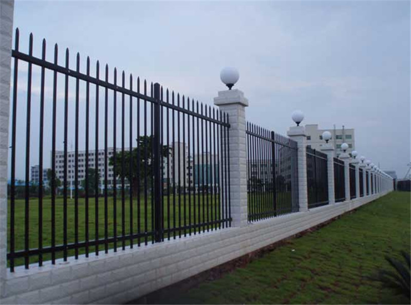 Courtyard villa wall safety protection iron fence06