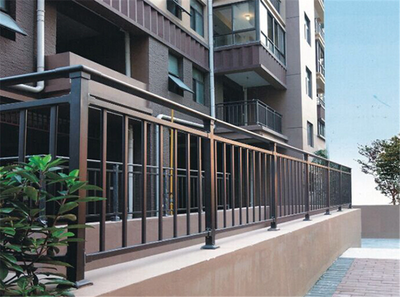 Courtyard villa wall safety protection iron fence01
